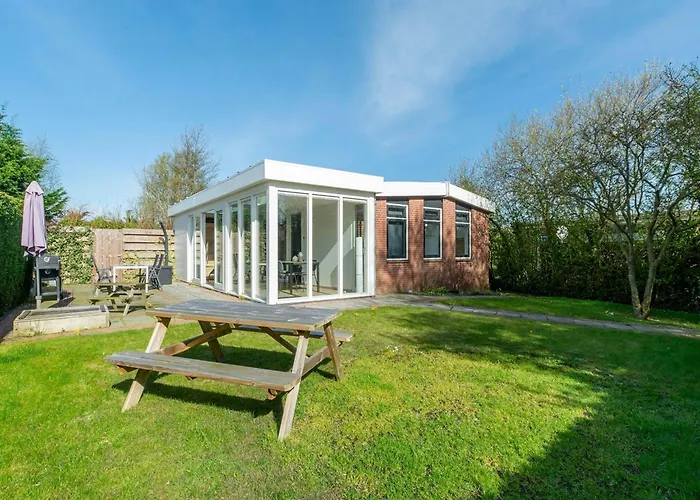 With Sauna And Pool In Quiet Location *