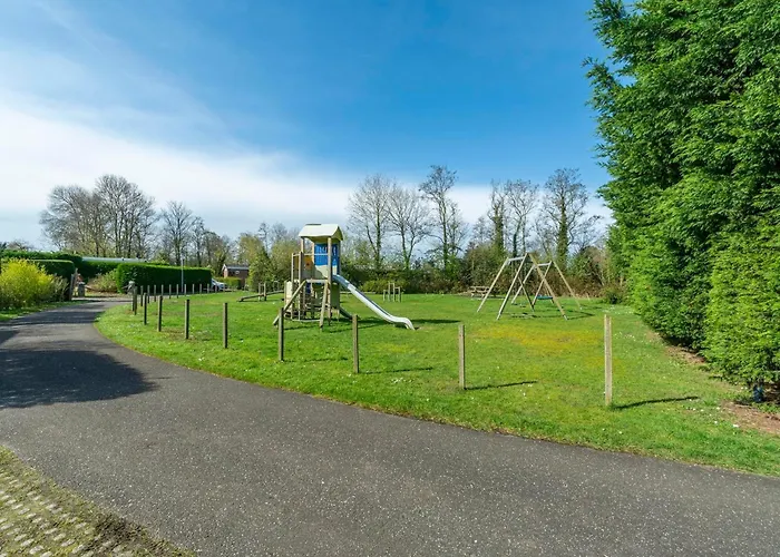With Sauna And Pool In Quiet Location Casa vacanze Sint Maartensvlotbrug